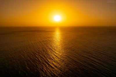Zachód słońca nad oceanem