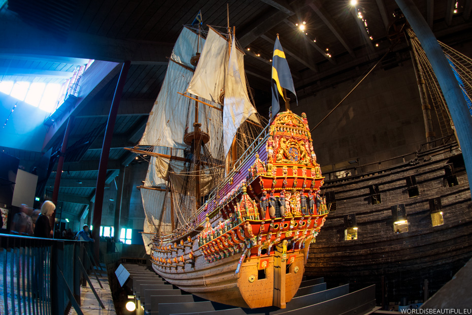 Okręt Vasa i jego replika w muzeum 