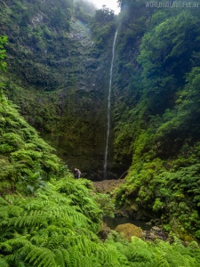 100-metrowy wodospad
