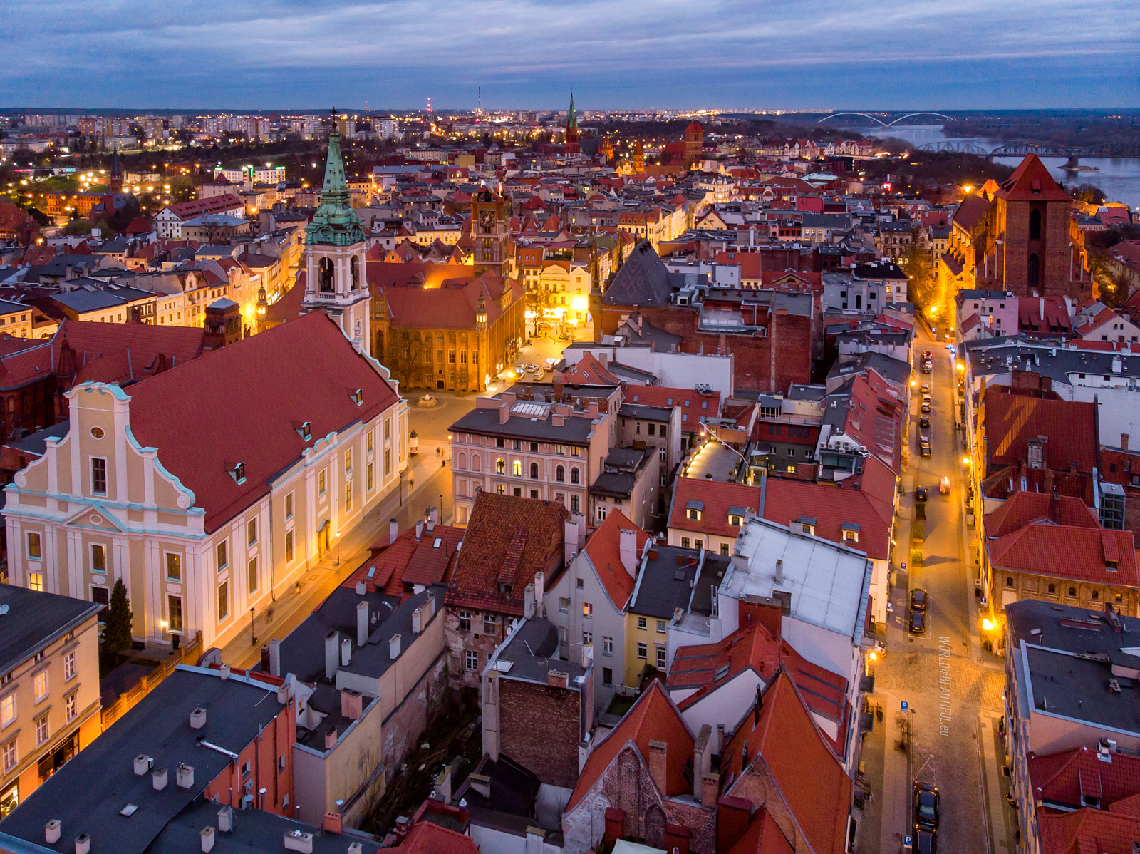 Toruń by night