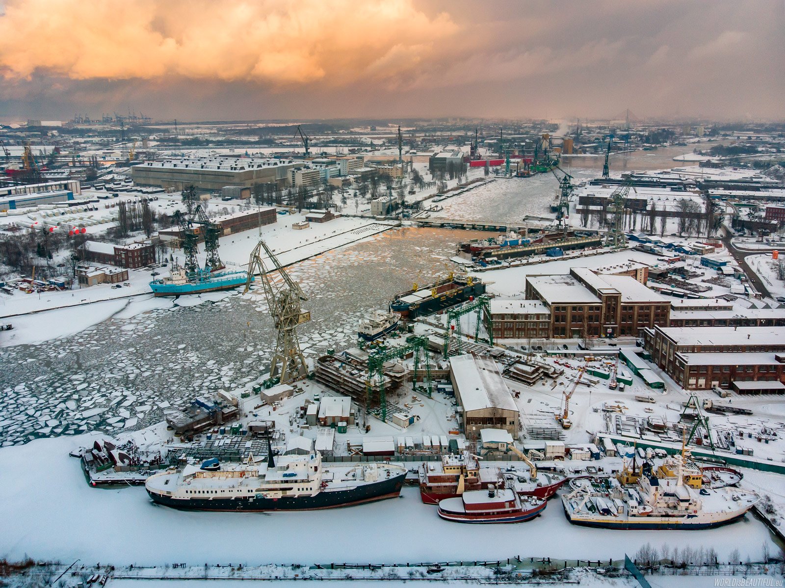 Shipyard areas in winter