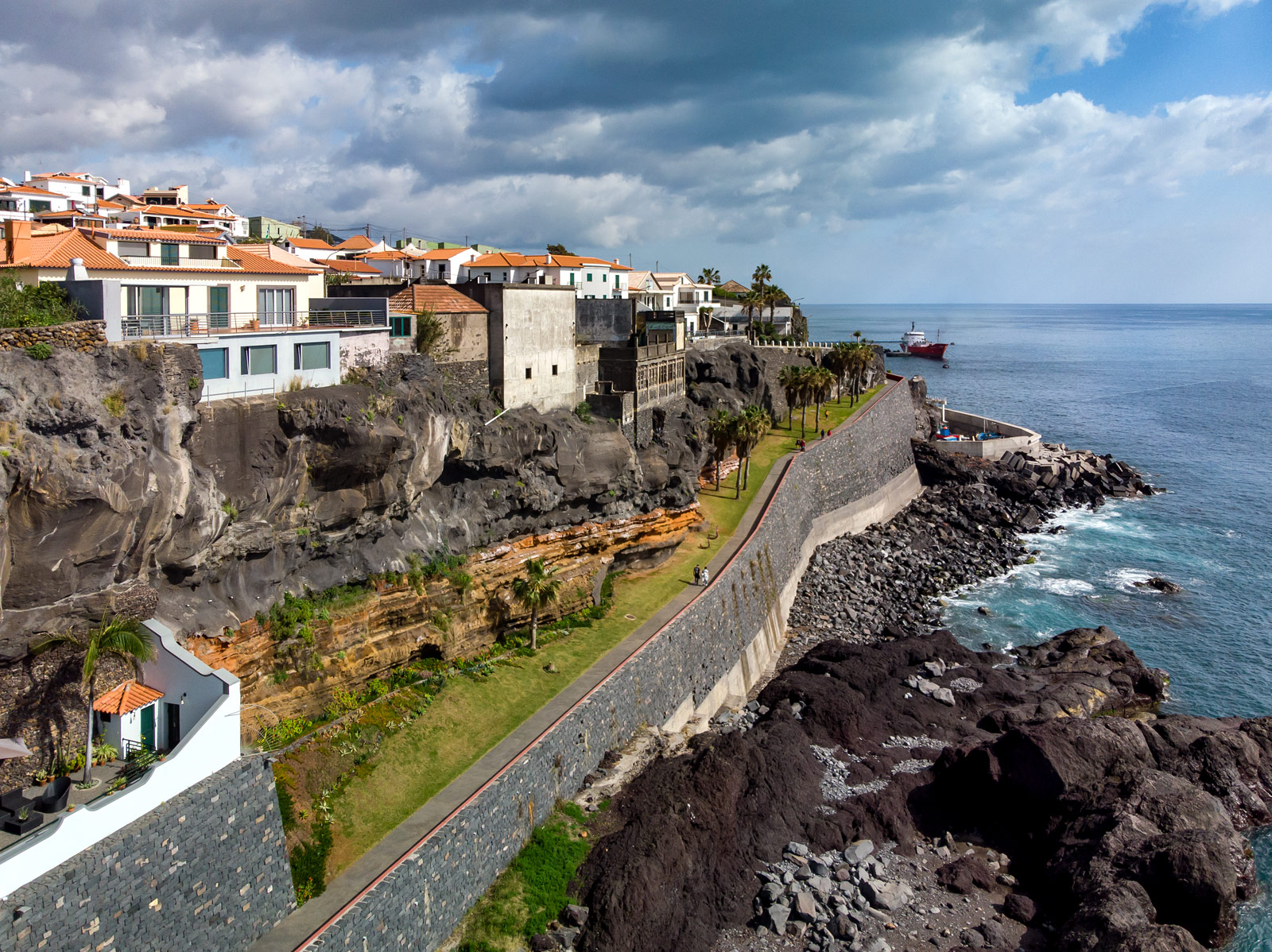 Promenade from Camara de Lobos to Funchal