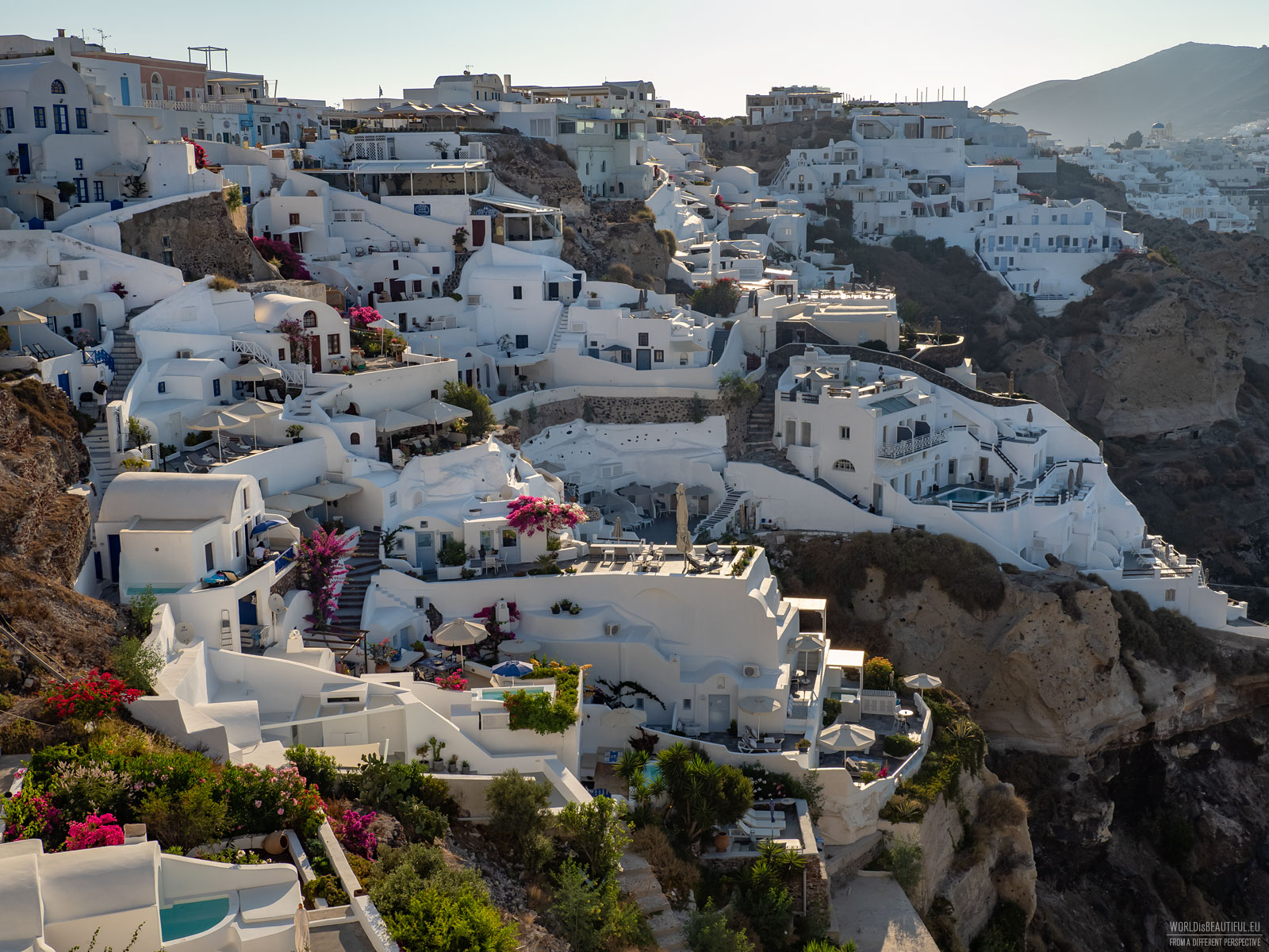 Hotels and apartments in Oia