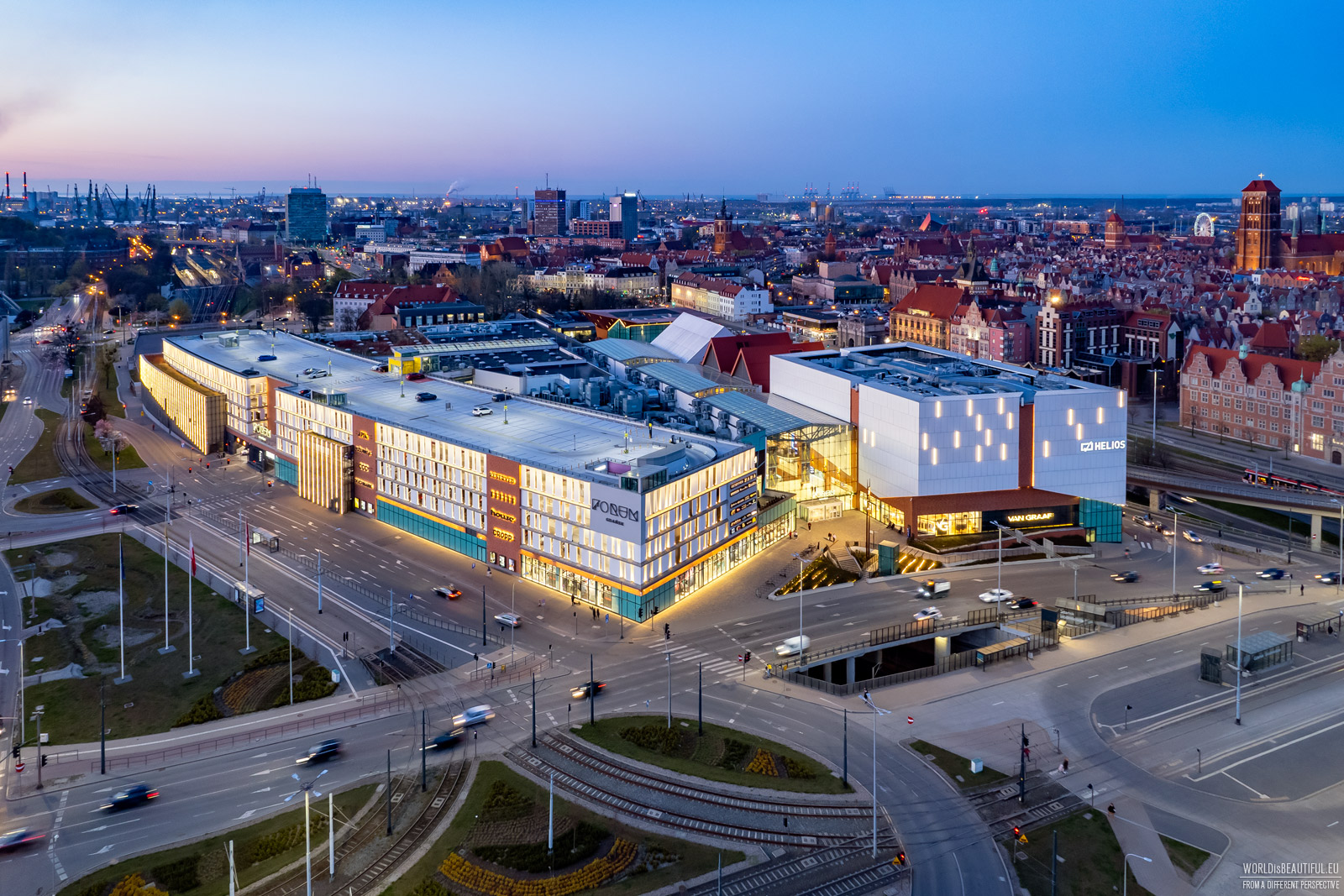 Forum shopping center in Gdańsk