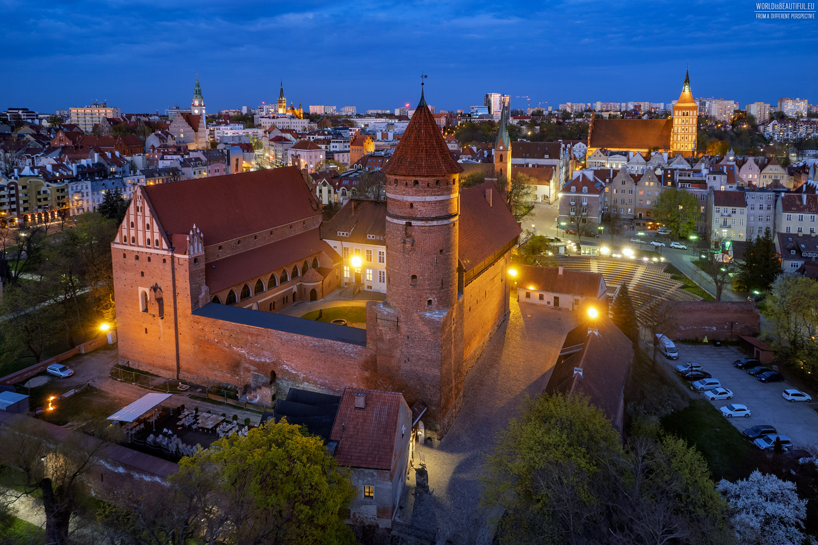Olsztyn castle at night