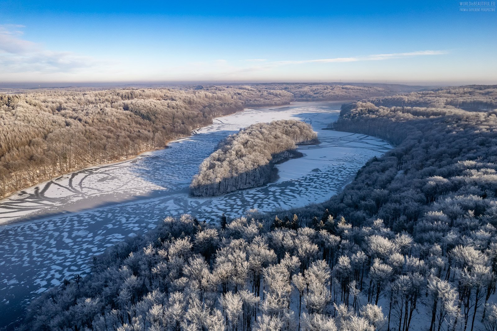 Jezioro Przywidzkie zimą